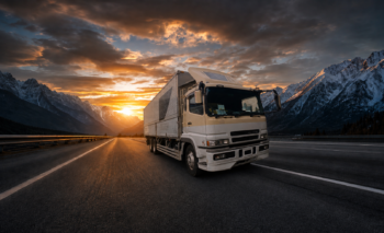 MITSUBISHI SUPERGREAT – WING VAN 32 FT / 10 WHEELER / 8 STUDS / FRONT - MOLYE / BACK - AIRBAG