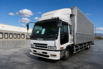 ISUZU FORWARD – WING VAN 21 FT / 6 WHEELER / 6 STUDS / FRONT - MOLYE / BACK - MOLYE / WIPERS - 3